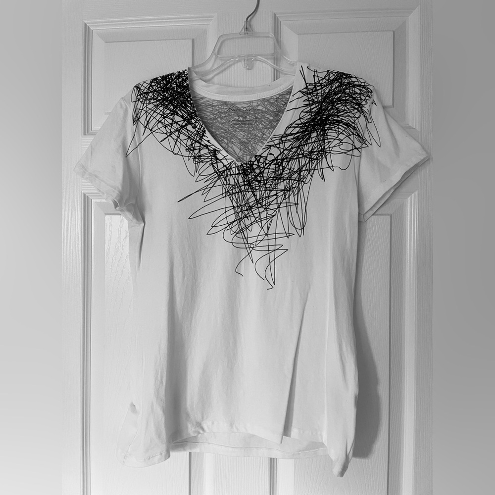 Kenneth Cole Reaction White Graphic V-Neck Tee XL Abstract Line Art